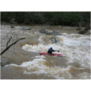Mike Wellman in middle of the big South Fork rapid (Photo by Lou Campagna - 4/26/04)