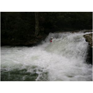 Lou Campagna running Sugar Creek ledge (Photo by Scott Gravatt - 4/27/04)