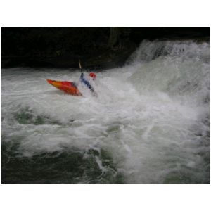 Bob Maxey running Sugar Creek ledge (Photo by Scott Gravatt - 4/27/04)