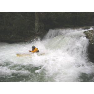 Jim Pruitt running Sugar Creek ledge (Photo by Scott Gravatt - 4/27/04)