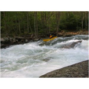 Jim Pruitt in Bridge Rapid (Photo by Scott Gravatt - 4/27/04)