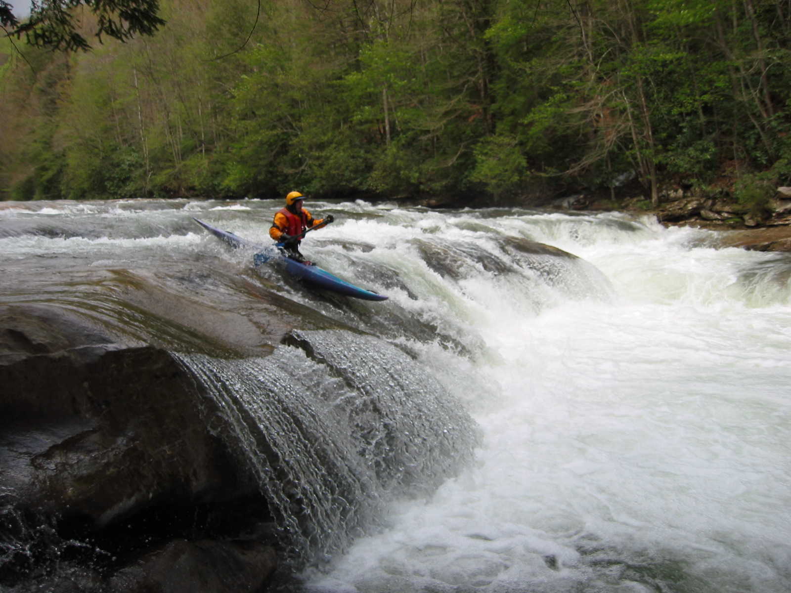 Scott Zetterstrom running Lunch Ledge (Photo by Scott Gravatt - 4/27/04)