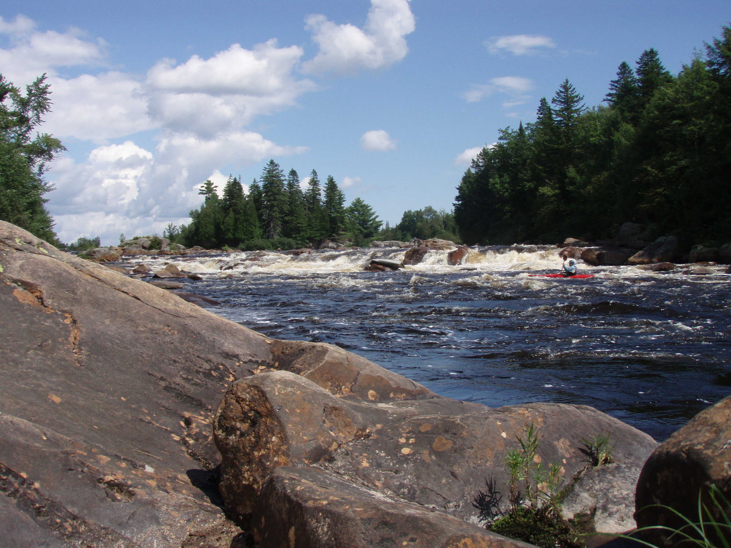 Lee Belknap below cascades to the right of the island (Photo by Keith Merkel - 8/15/08)