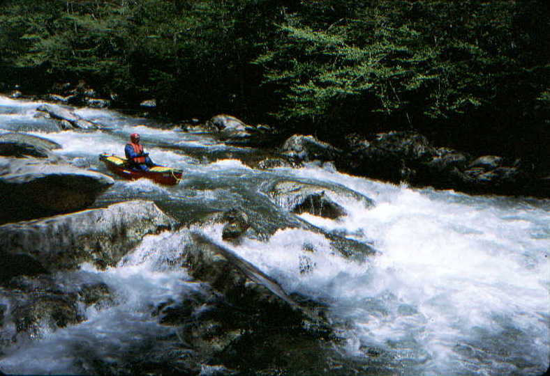 Scott Gravatt in the Sinks section (Photo by Bob Maxey - 4/26/00) 