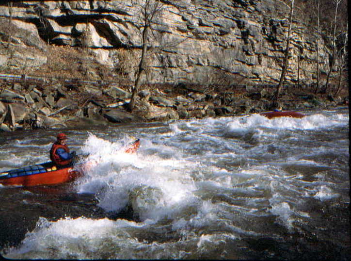 Scott Gravatt grinning at Will Greene's predicament (Photo by Bob Maxey - 11/2/96)