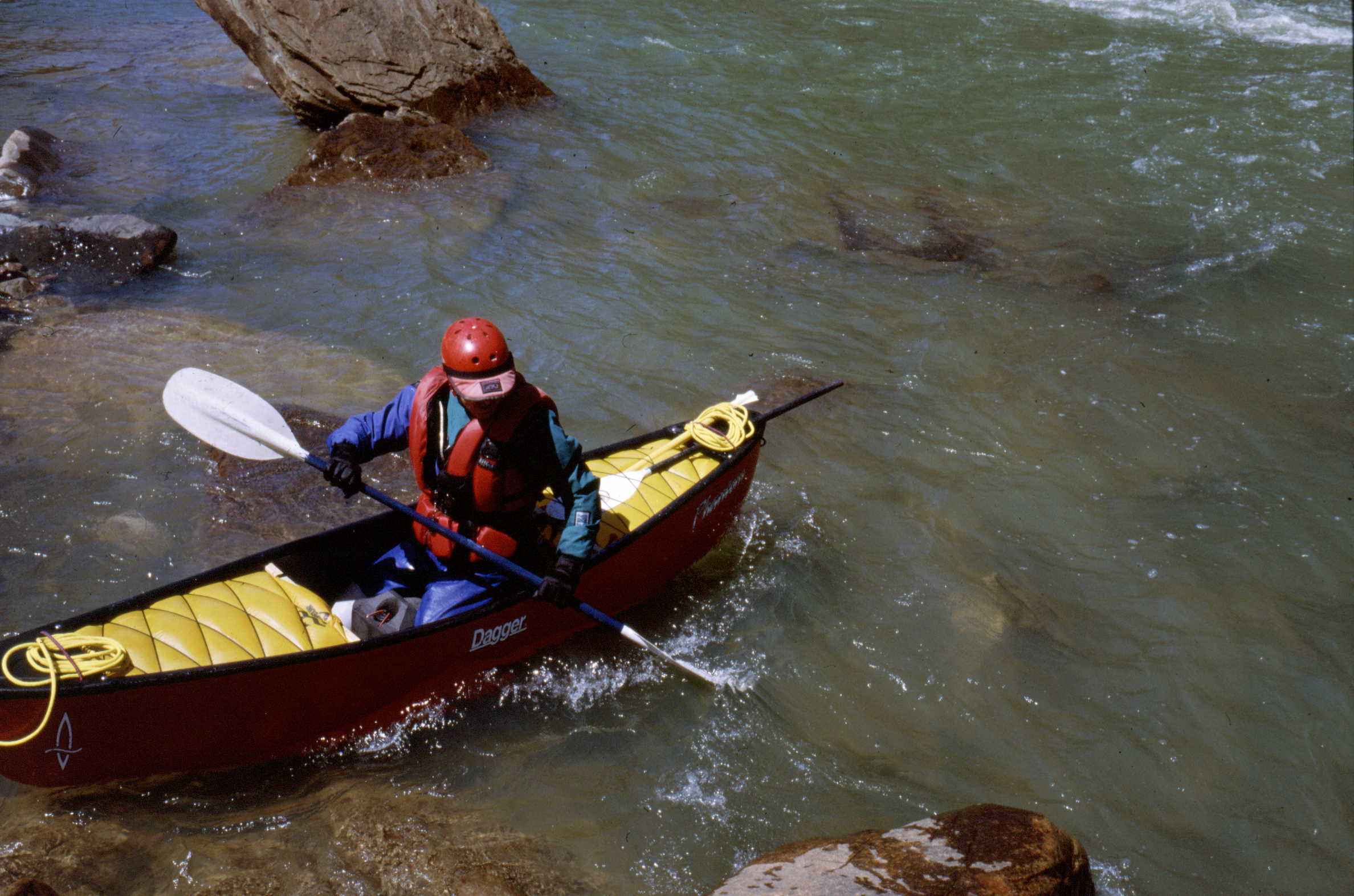 Scott had to use a kayak paddle that day (Photo by Bob Maxey - 4/10/02) 